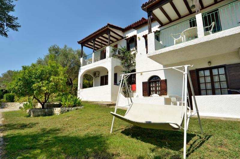 Katerina Apartments Troulos Exterior photo